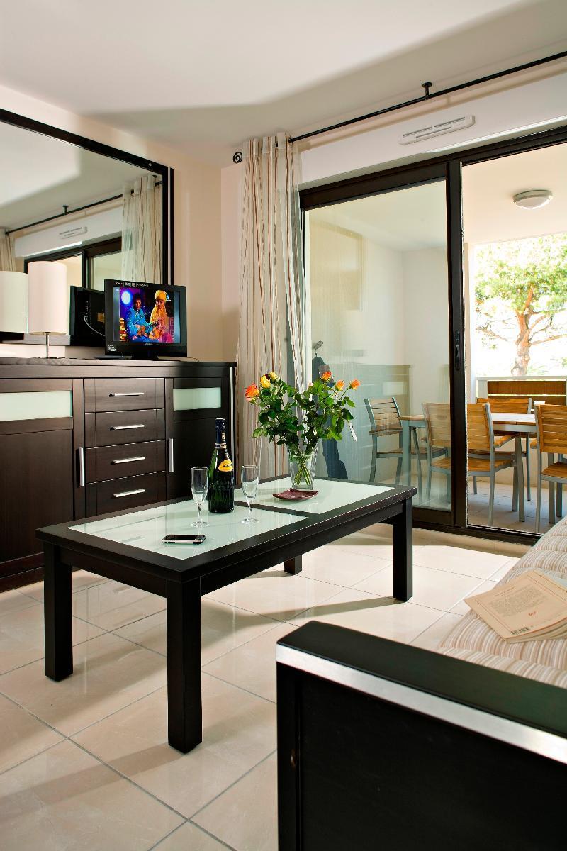 Vacanceole - Residence Carre Marine Mandelieu Εξωτερικό φωτογραφία